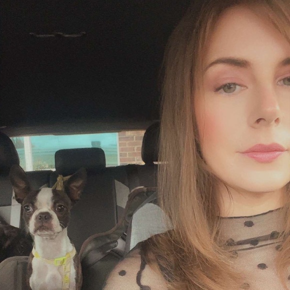 Meet your Posher, Nicole - Picture 2 of 2